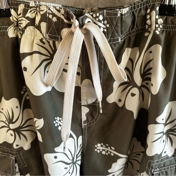OP men’s swim trunks olive green cream floral with pockets size large - Picture 2 of 6